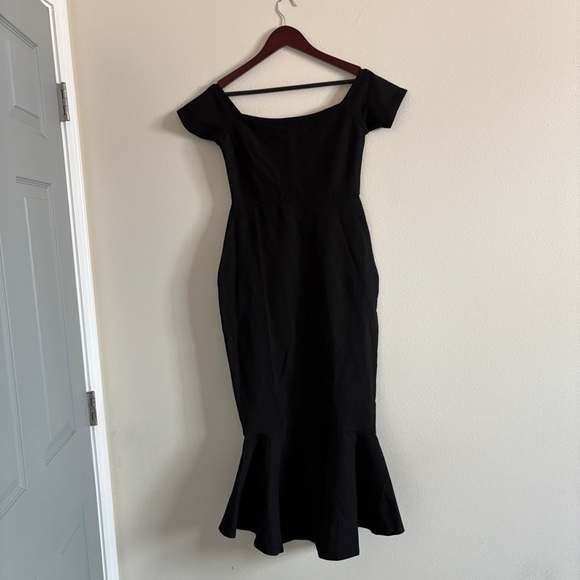 NWOT Lulu's Black Off-the-Shoulder Midi Bodycon Ruffle Dress Size Medium - Picture 9 of 14